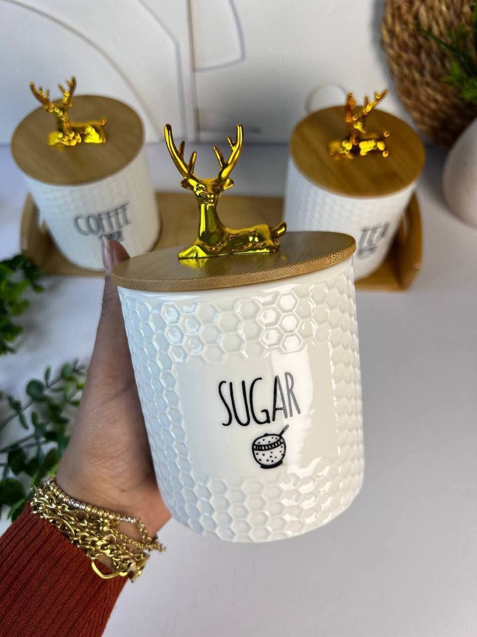 طقم برطمنات بورسلين بمقبض غزالة على حامل خشبي