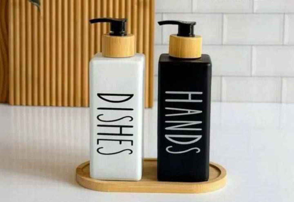 طقم دسبنسر صابون بحامل خشب مربع