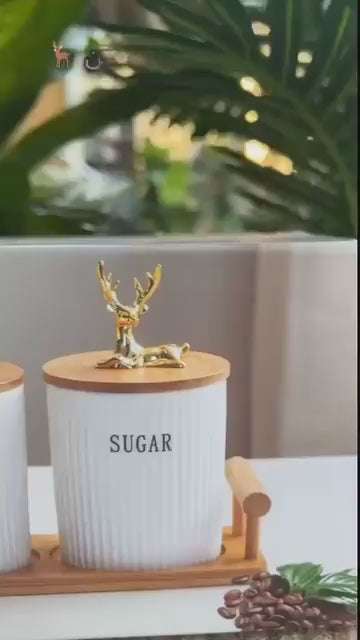 طقم برطمنات بورسلين بمقبض غزالة على حامل خشبي